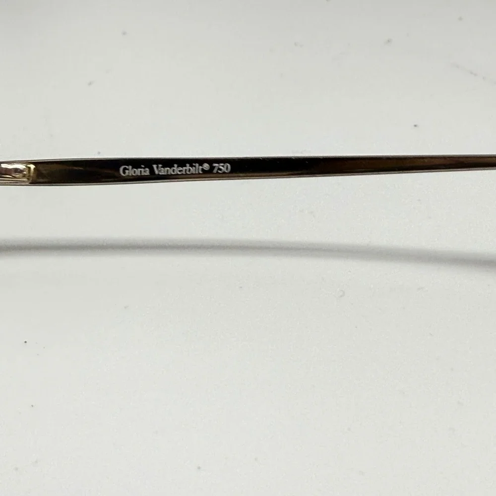 Gloria Vanderbilt 750 Zyloware Eyeglasses Clear Amber Oval Frames Vintage Style